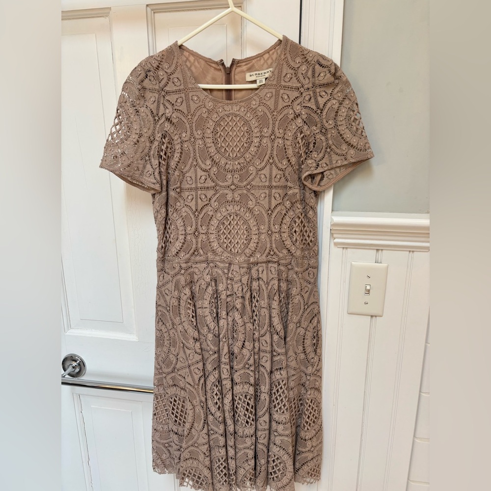 Burberry Lace Dress cafe-au-Lait Short Sleeve Knee Length Dress Size 8